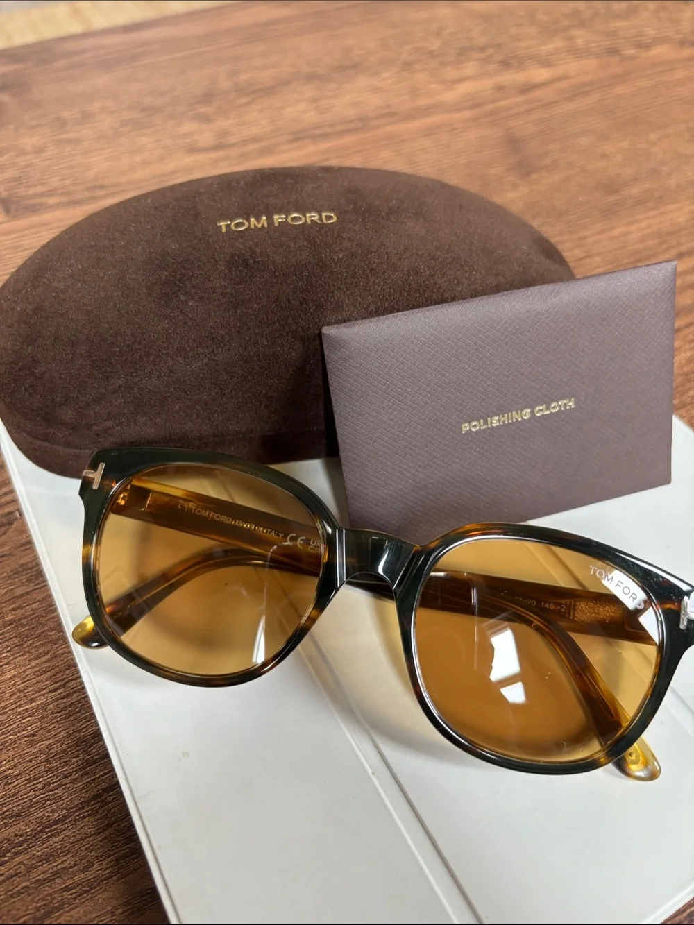 Tom Ford Tortoiseshell wayfarer Frame with Amber Lenses Sunglasses. TF118052E145